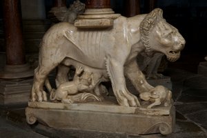 Lioness, Sant